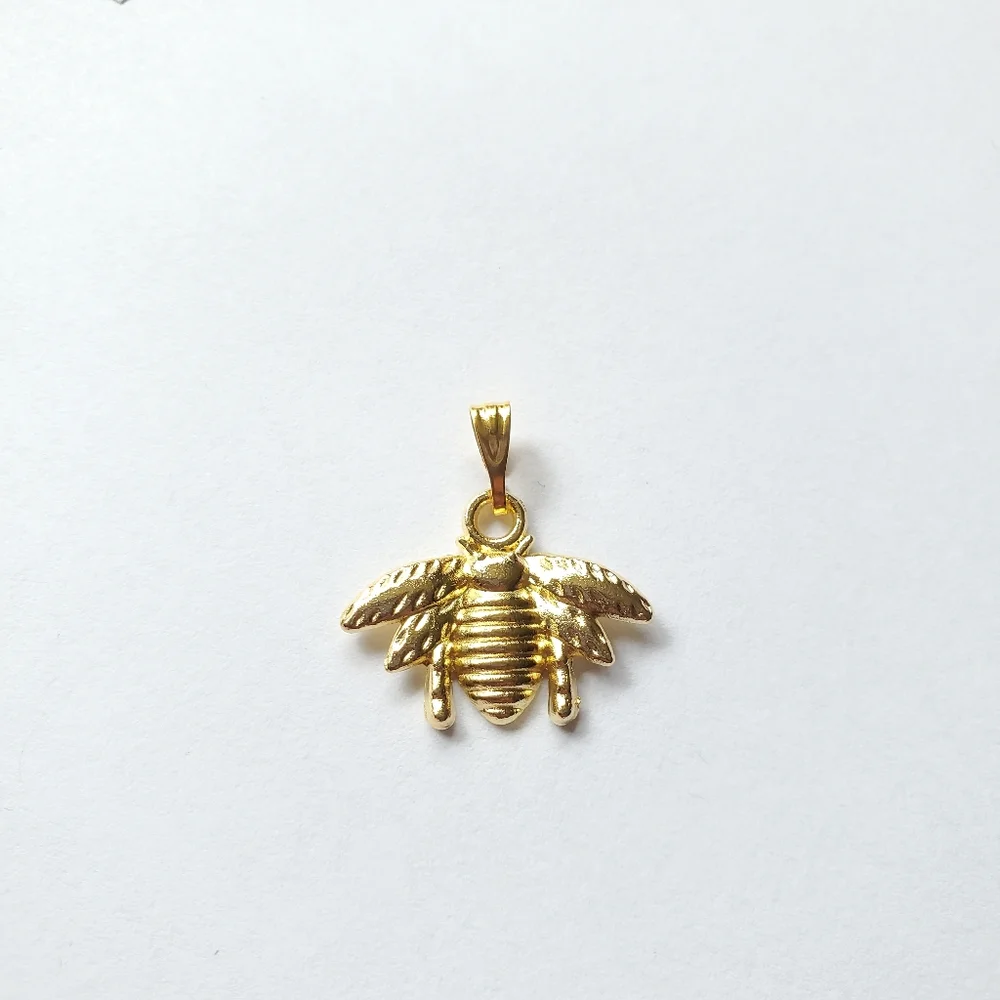 New Gold Bee Charm / Pendant - Picture 3 of 13